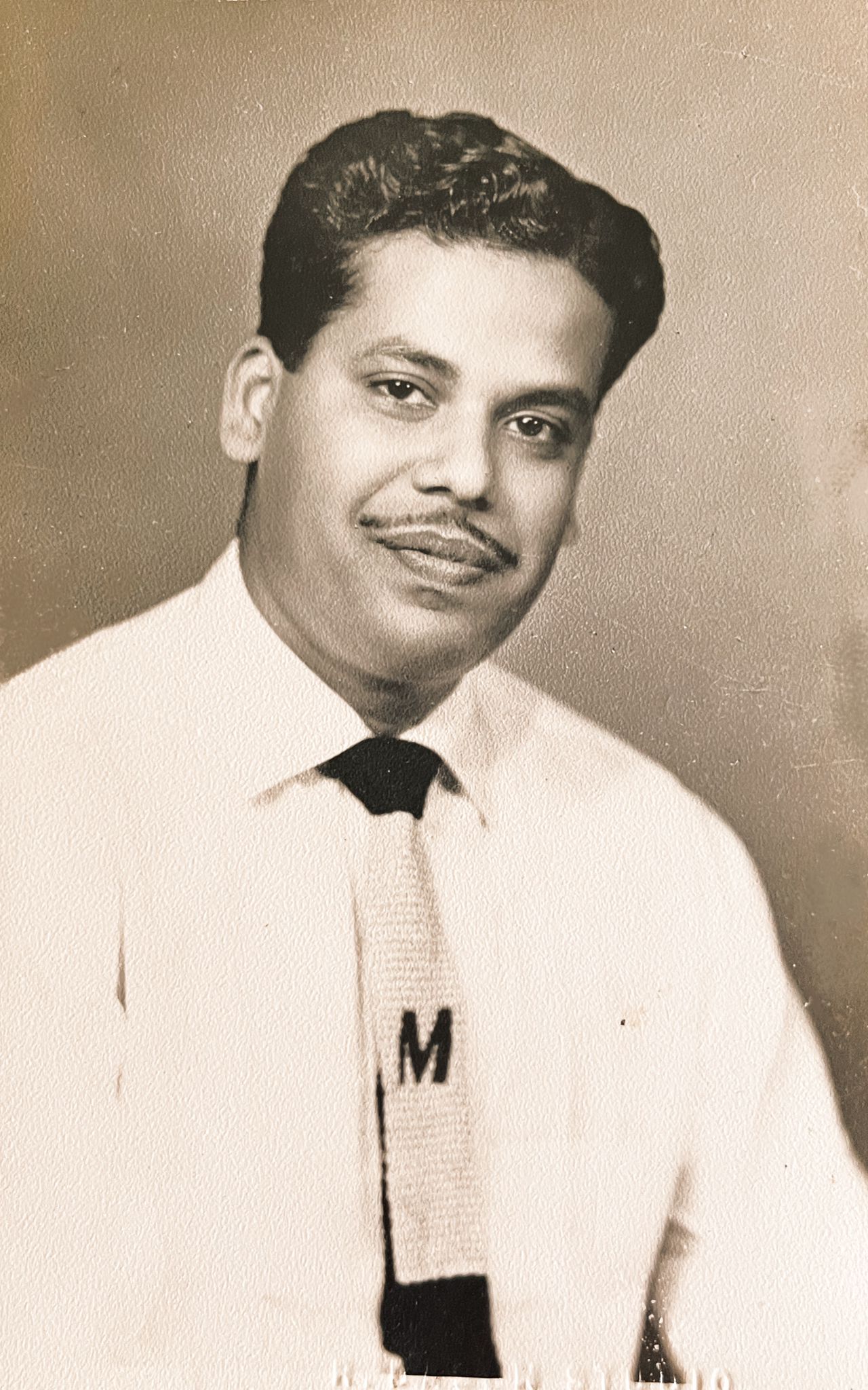Dr. R. Kumar